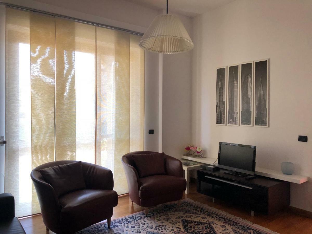 トゥラーテCasa Romaアパートメント エクステリア 写真