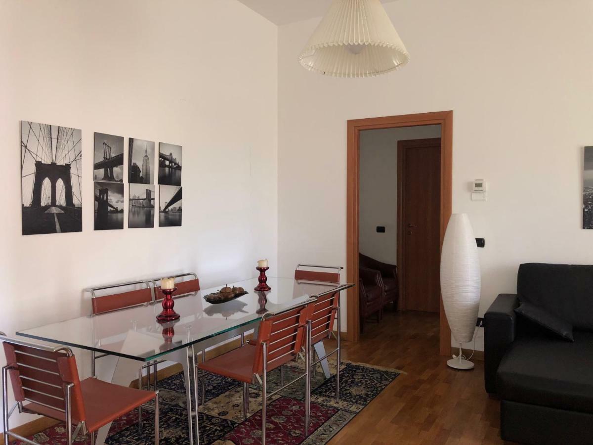 トゥラーテCasa Romaアパートメント エクステリア 写真