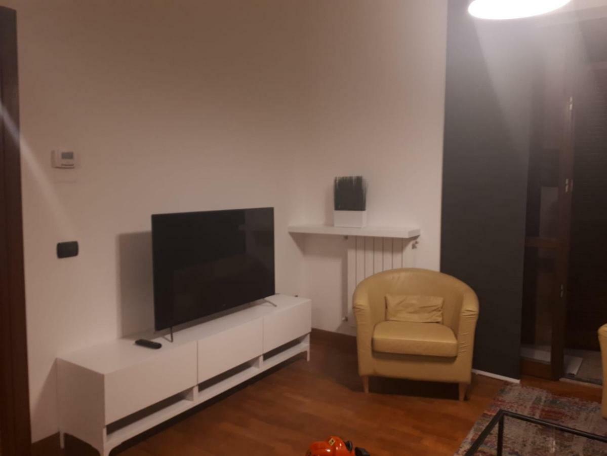トゥラーテCasa Romaアパートメント エクステリア 写真